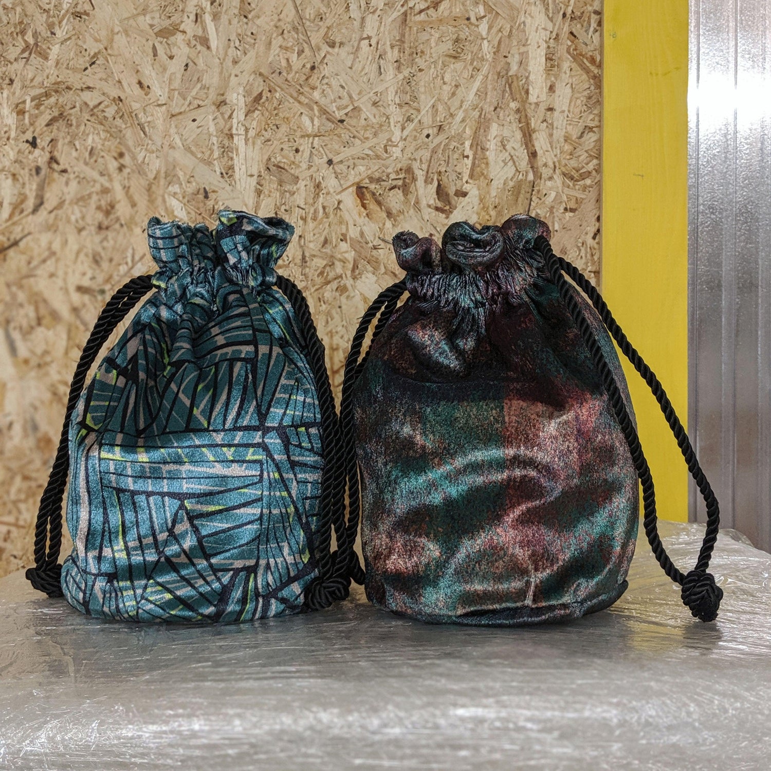 Printed Velvet Bucket Bag - OlaOla