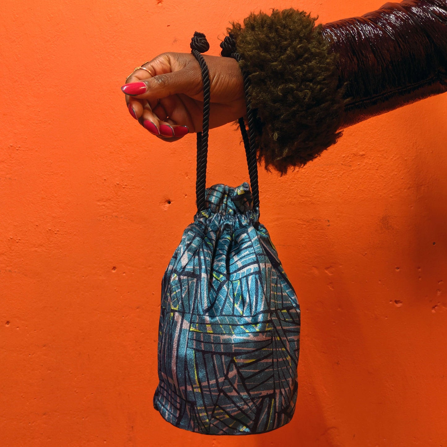 Printed Velvet Bucket Bag - OlaOla